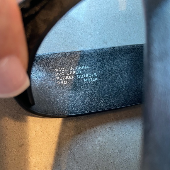 Michael Kors Madsen Sandal | Black - Picture 10 of 10